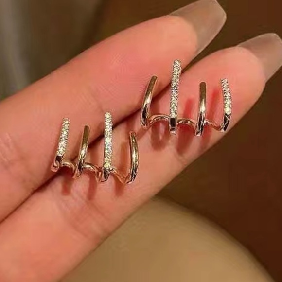 New Absolutely gold row diamond 💎 Earrings